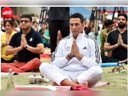 योग दिवस पर अक्षय कुमार ने केंद्रीय खेल मंत्री मनसुख मांडविया के साथ किया योग, 58 की उम्र में खिलाड़ी कुमार दिखे बेहद फिट