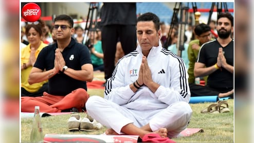 योग दिवस पर अक्षय कुमार ने केंद्रीय खेल मंत्री मनसुख मांडविया के साथ किया योग, 58 की उम्र में खिलाड़ी कुमार दिखे बेहद फिट