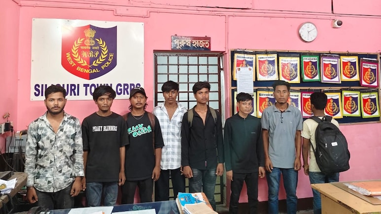 सिलीगुड़ी जंक्शन पर 8 बांग्लादेशी घुसपैठिये गिरफ्तार, दिल्ली से मजदूरी कर वापस लौटने की थी तैयारी