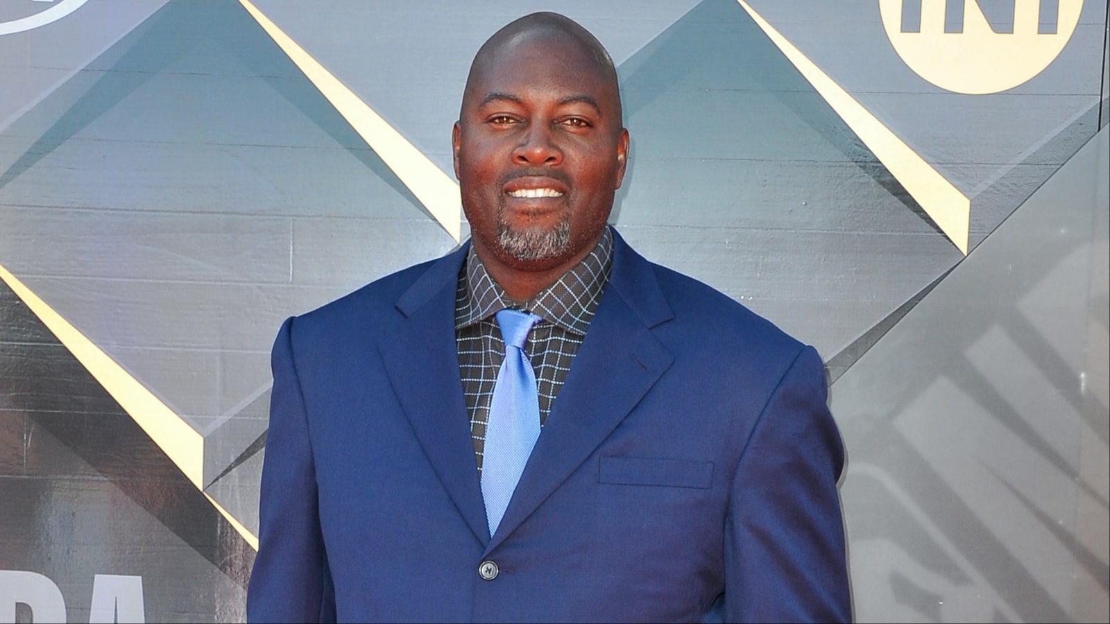 How Vin Baker Lost A Fortune To Addiction, Worked At Starbucks, And Found His Way Back To The NBA