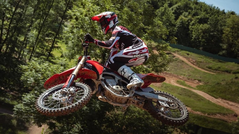 Ducati ने पेश की अब तक की सबसे एडवांस बाइक! Desmo250 MX के फीचर्स देख उड़ जाएंगे होश