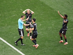 South Africa vs Canada LIVE Score, FIFA World Cup Round Of 32: Canada Players Shocked As Referee Denies Penalty, Crowd Boos | RSA 0-0 CAN