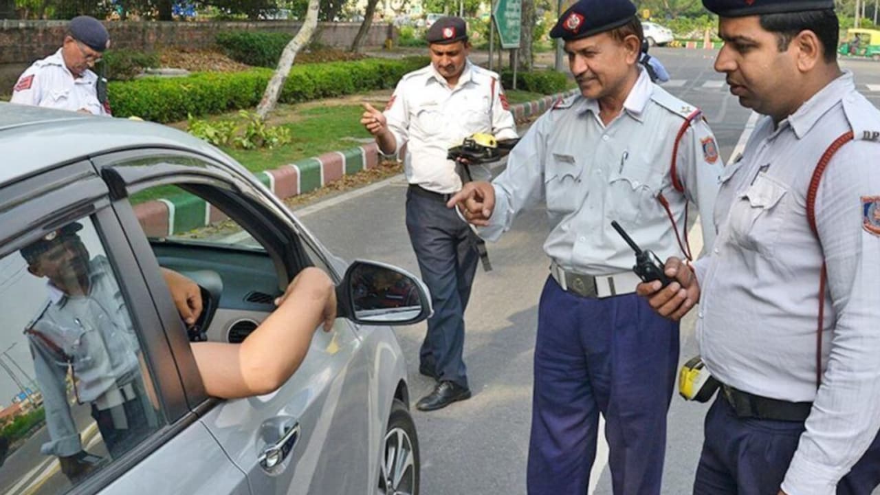 दिल्ली वालों की मौज! अब संडे को भी निपटेंगे सारे ट्रैफिक चालान,  जानिए तारीख और पूरा तरीका