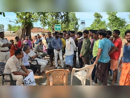 छत्तीसगढ़: धर्मांतरण विवाद भड़का, 26 परिवारों को गांव से निकाला, श्मशान के पास ली शरण