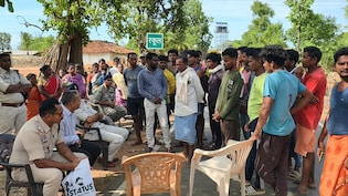 छत्तीसगढ़: धर्मांतरण विवाद भड़का, 26 परिवारों को गांव से निकाला, श्मशान के पास ली शरण