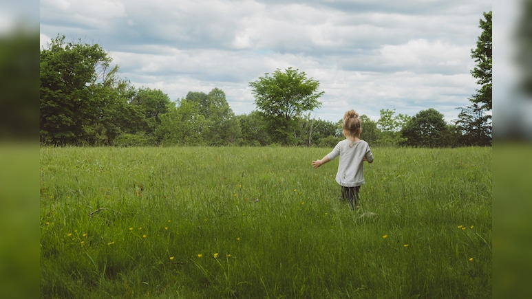 World Environment Day 2026: क्या आपका शरीर भी &lsquo;नेचर डिफिसिट&rsquo; का शिकार है? ये 7 संकेत बताते हैं कि आपको दवा नहीं, हरियाली की जरूरत है