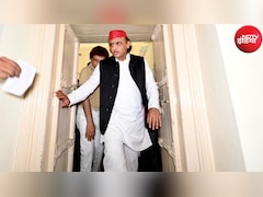 पापा मुलायम के साथियों के घर क्यों जा रहे अखिलेश यादव