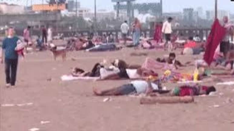 VIDEO: मुंबईतील बीचवर रात्रीच्या वेळी अचानक का जमली गर्दी? कारण वाचून तुम्हालाही येईल घाम