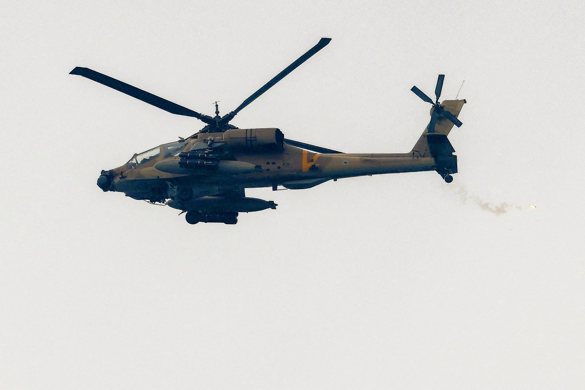 US Army's 1st Apache Gunship Crashes Near Hormuz, Both Pilots Rescued