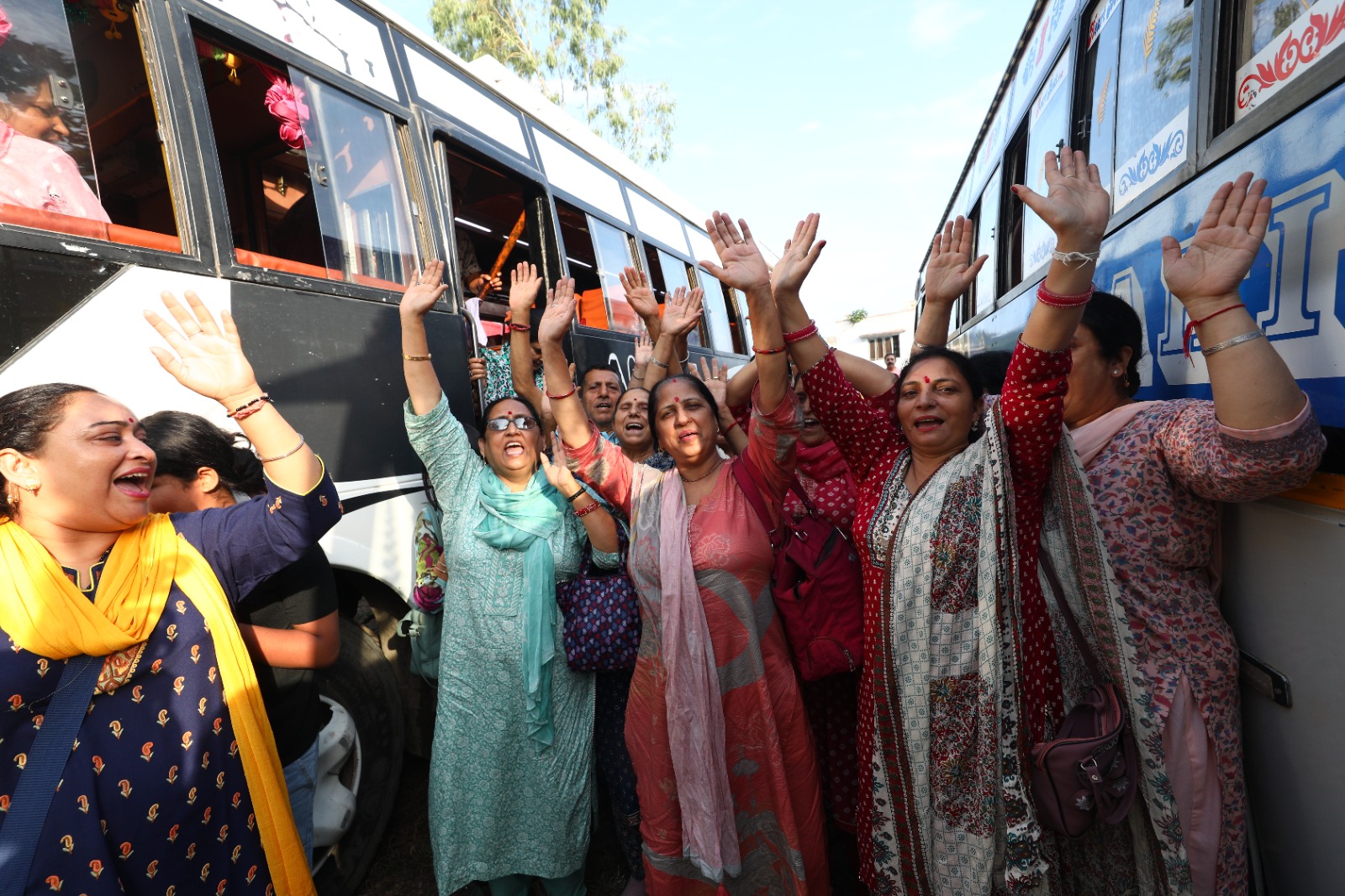 बचपन की गलियां देख आंखों में आंसू... खीर भवानी मेले में जुटे कश्मीरी पंडितों का दिल भर आया