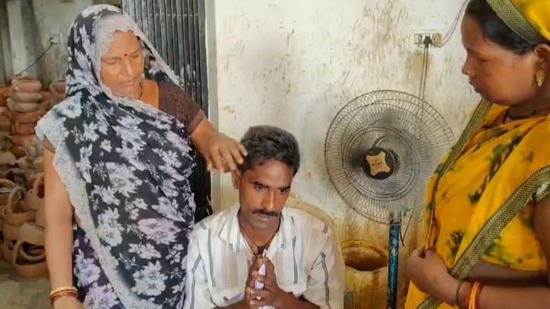पंचर बनाने वाला रातोंरात बन गया करोड़पत&zwj;ि? CGST की टीम पहुंची घर तो नजारा देख अधि&zwj;कारी रह गए दंग