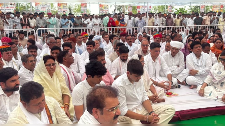 "अशोक गहलोत मुझे बेटा मानते हैं", प&zwj;िता की पुण्&zwj;यत&zwj;िथ&zwj;ि पर बोले सचिन पायलट&nbsp;