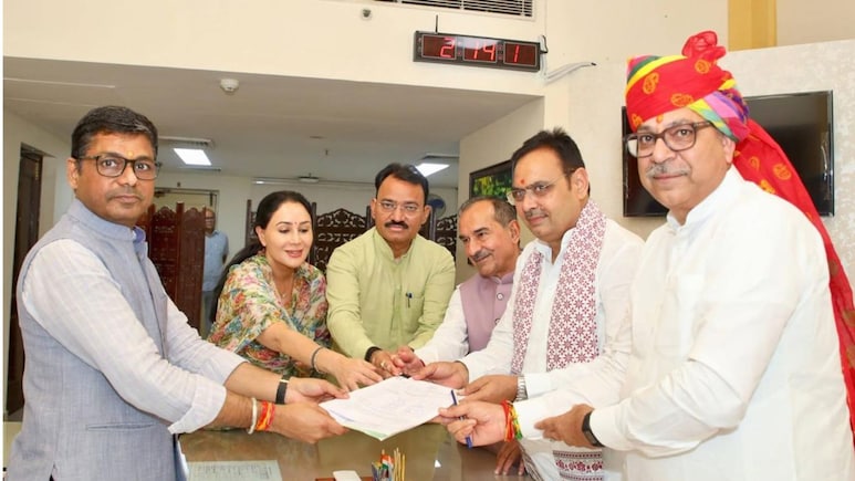 बीजेपी विधायक दल की बैठक के बाद सतीश पूनिया और अलका गुर्जर ने राज्यसभा चुनाव के लिए कराया नामांकन
