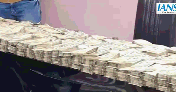 बंगाल में प्राइवेट स्कूल भी उगल रहे नोटों के भंडार, 1.77 करोड़ कैश जब्त, कंडोम और शराब की बोतलें भी मिली