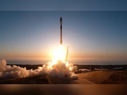 SpaceX Launches Falcon 9 Rocket Booster, Carries 29 Starlink Satellites to Orbit