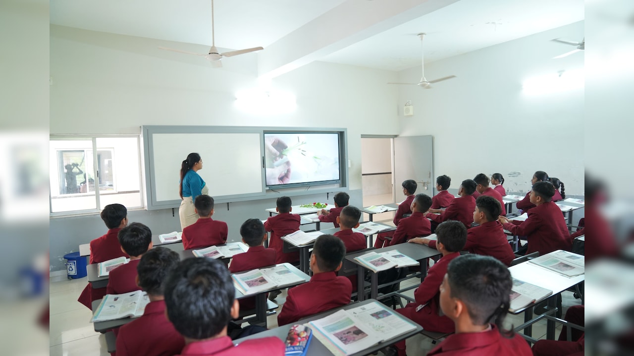 B.Ed के बाद सिर्फ टीचर नहीं! इन 5 सरकारी नौकरियों में बना सकते हैं करियर