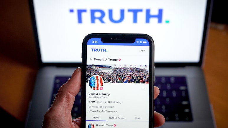 Trump Media Drops Truth Social Spinoff Plan, Sticks With $6 Billion TAE Merger
