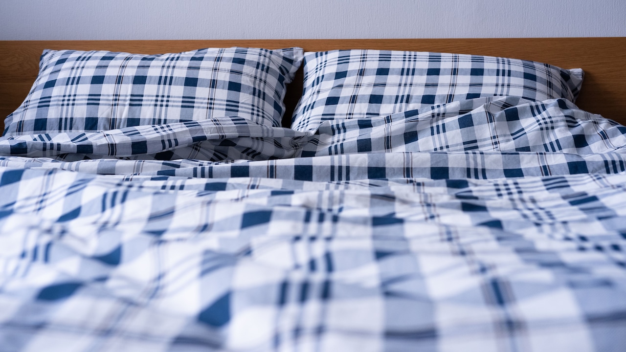 Do Expensive Bedsheets Really Feel Cooler? Thread Count Myths You Should Ignore