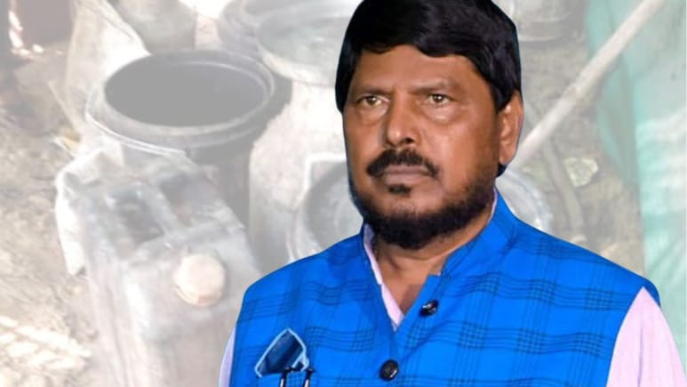 Ramdas Athawale : 'हातभट्टीची दारू अधिकृत करा'; केंद्रीय राज्यमंत्री रामदास आठवलेंची अजब मागणी