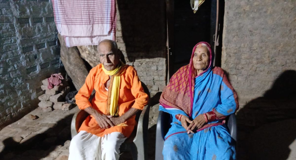 शादी के 6 महीने बाद ही छोड़कर गई पत्नी 48 साल बाद वापस लौटी, खुशी से रो पड़ा पति