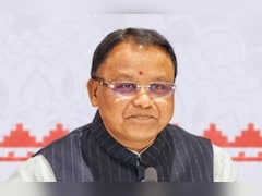 शिक्षा से खिलवाड़! ओडिशा सीएम ने चार सीनियर अधिकारियों को किया सस्पेंड, स्कूली किताबों में की थी भारी गड़बड़ी