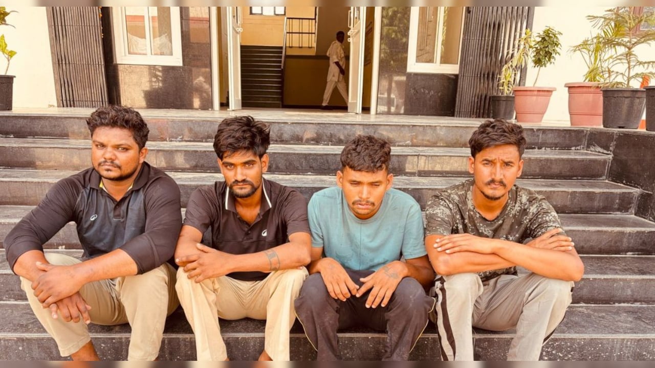 भीड़भाड़ इलाके में खड़ी कार का शीशा तोड़कर करते थे चोरी, कड़िया सांसी गैंग का खुलासा