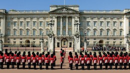 Record Heat Forces Buckingham Palace Officials To Cancel Changing Of The Guard Ceremony