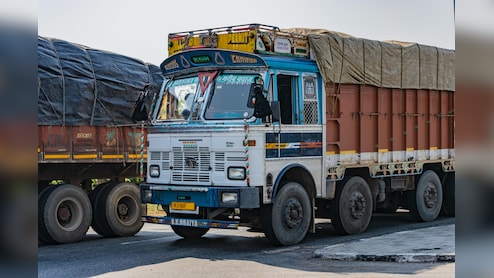 ट्रक के पीछे क्&zwj;यों लिखा होता है, Horn OK Please