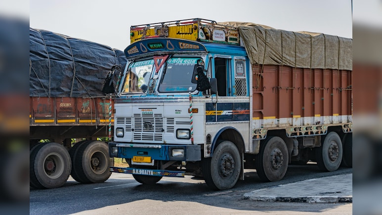 ट्रक के पीछे क्&zwj;यों लिखा होता है, Horn OK Please
