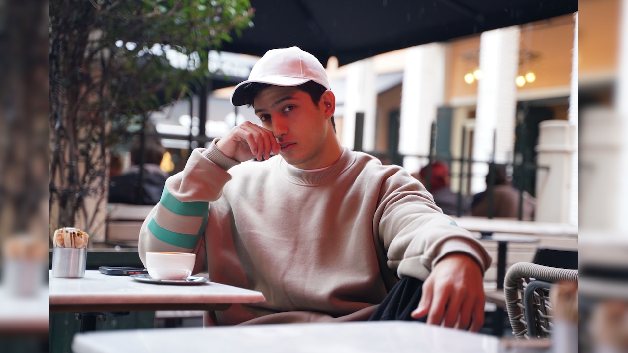 7 Sweatshirts For Men That Work For Travel, Lounging And Casual Fridays 7 Sweatshirts For Men That Work For Travel, Lounging And Casual Fridays