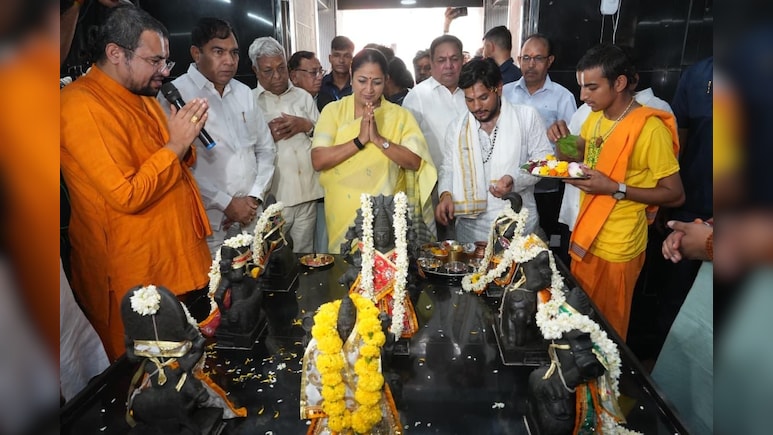 BJP Marks PM Modi's Record 12-Year Tenure With Pujas, Aartis Across Delhi