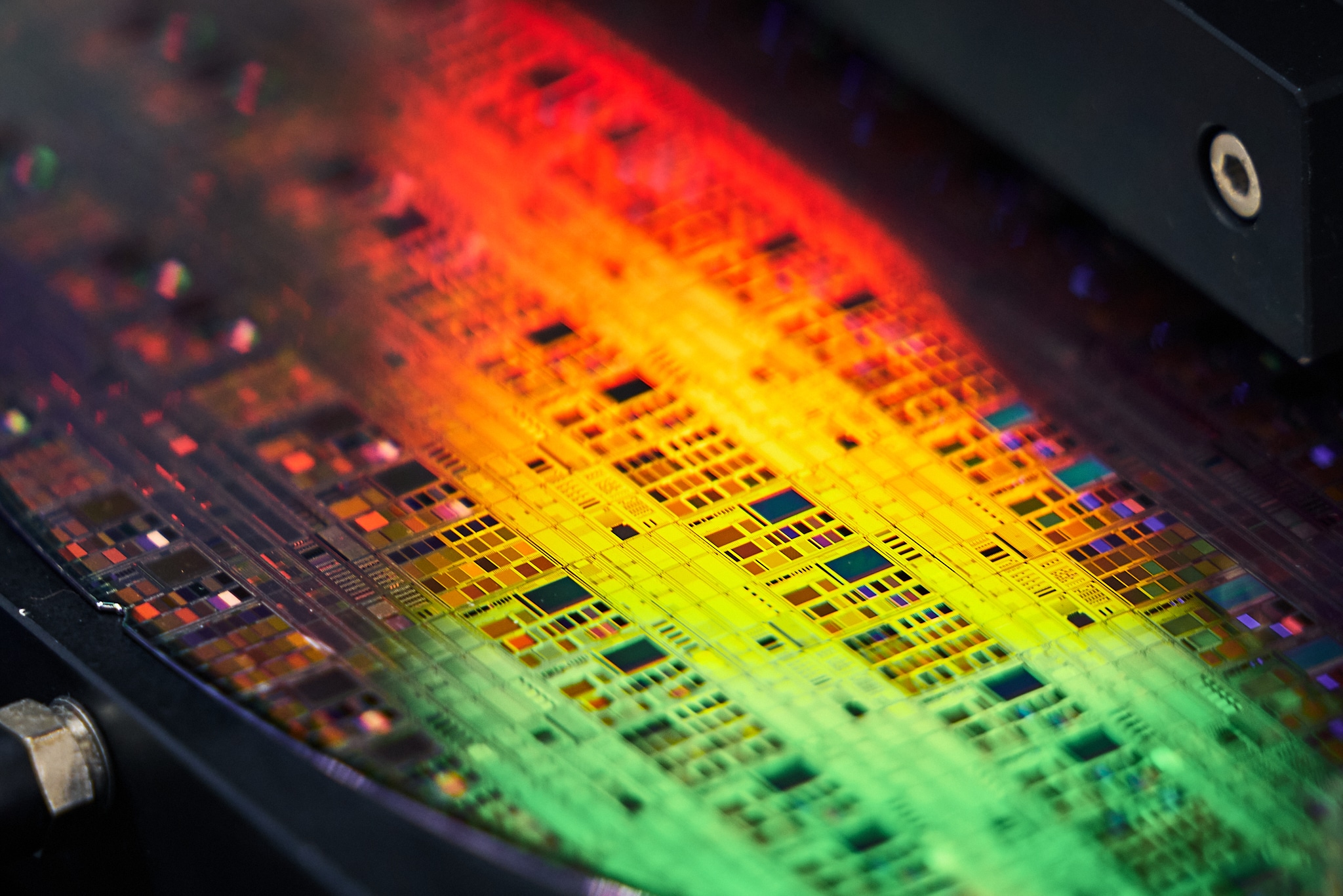 Taiwanese brothers increase wealth to about $1 billion via Himax display-chip stock surge