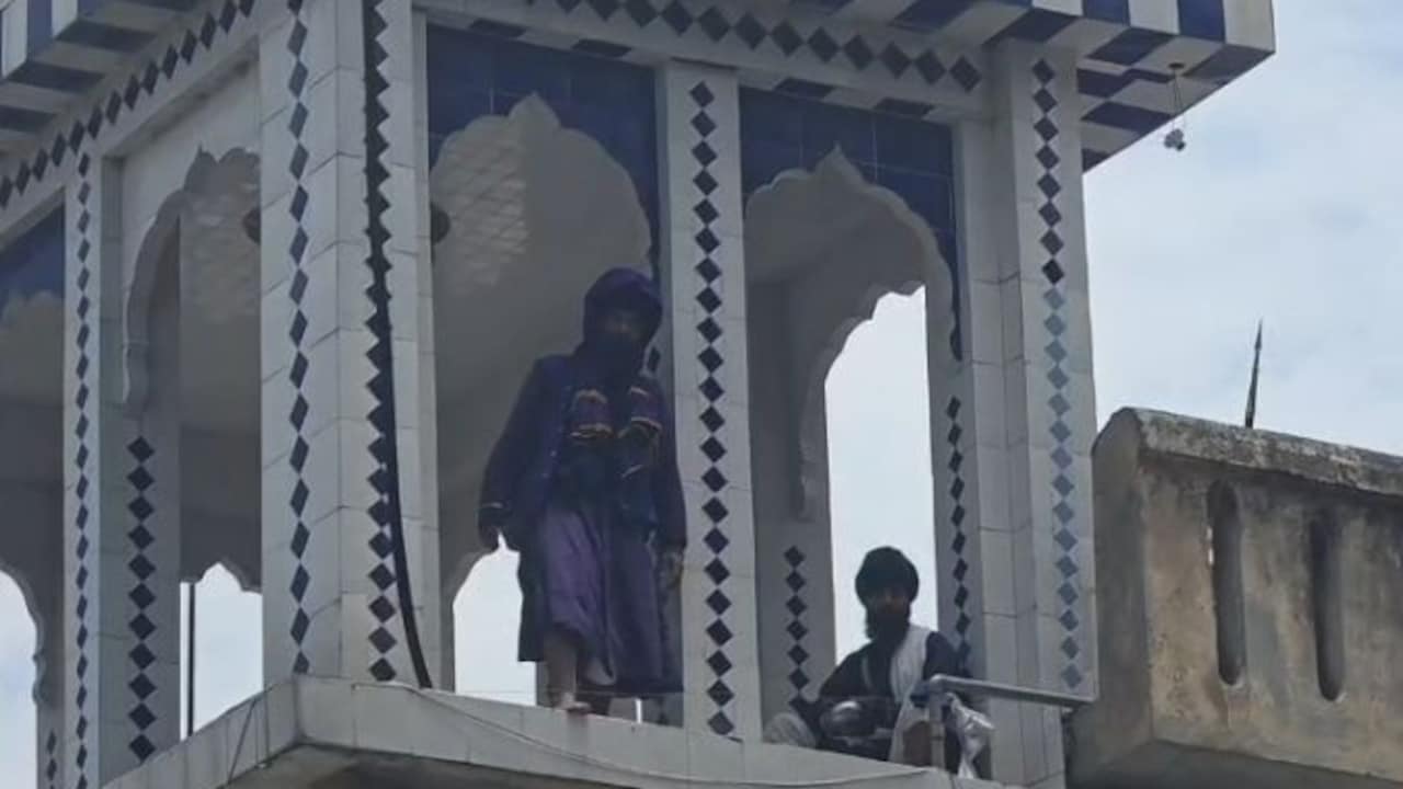 उत्‍तराखंड में नगरासू  गुरुद्वारे में हंगामा करने वाले 2 निहंग छत से नीचे उतरे, जानें- क्‍या है पूरा मामला