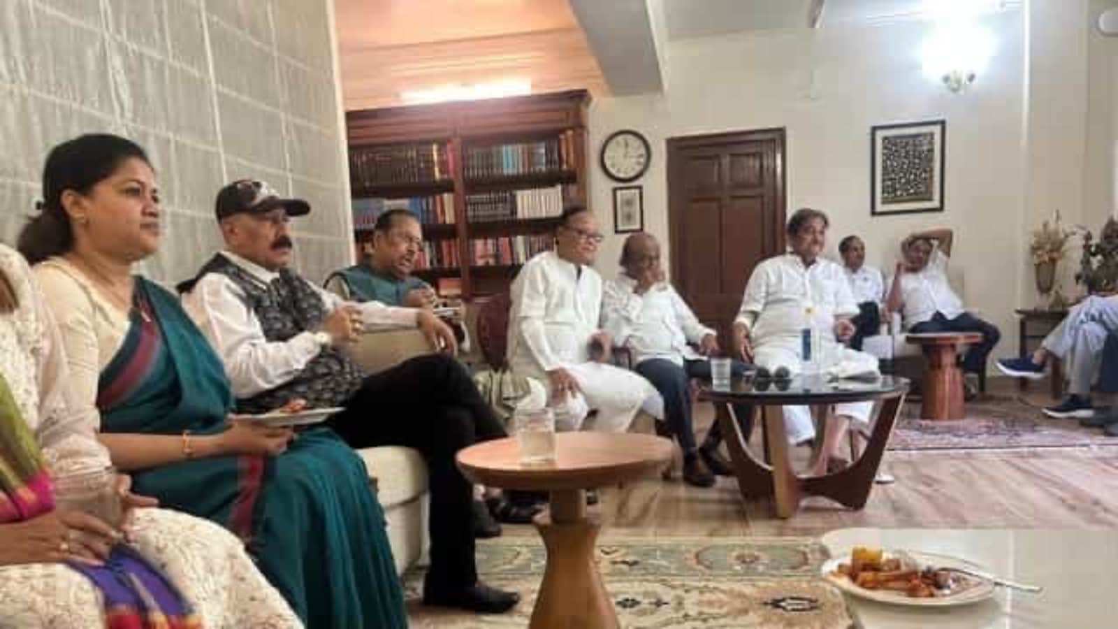 LIVE: हम ही असली तृणमूल... अलग गुट बनाने की कोशिश में जुटे TMC के 20 से ज्‍यादा सांसद