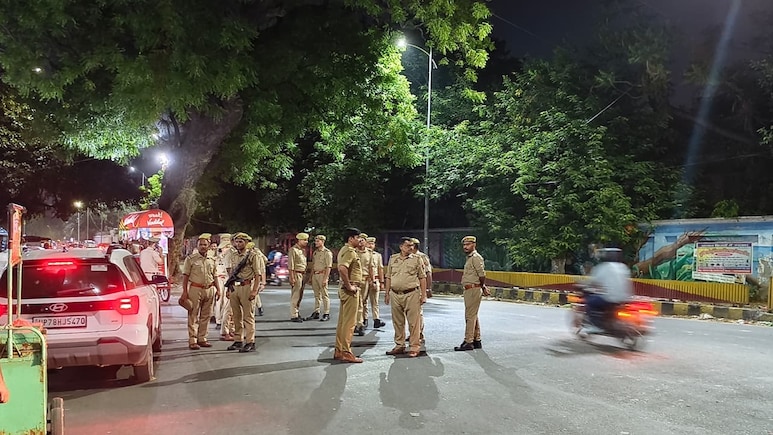 यूपी पुलिस सिपाही भर्ती परीक्षा 2026: एग्&zwj;जाम सेंटर अभेद्य किले में तब्दील, 1 पद के ल&zwj;िए 85 परीक्षार्थी