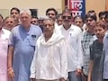 मुआवजे का झांसा देकर हड़पी करोड़ों की जमीन, बिना कागजात पढ़ाए करवा लिए थे दस्तखत
