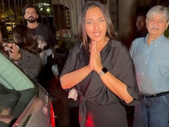 Video: Sonakshi Sinha Loses Cool With Paps Outside Mumbai Restaurant, '<i>Bas, Ho Gaya</i>'