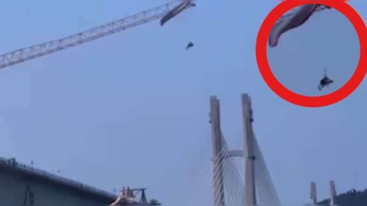 पैराग्लाइडिंग या 'मौत' का खेल, 4 घंटे तक हवा में लटका रहा शख्स, VIDEO देख अटक जाएंगी सांसें