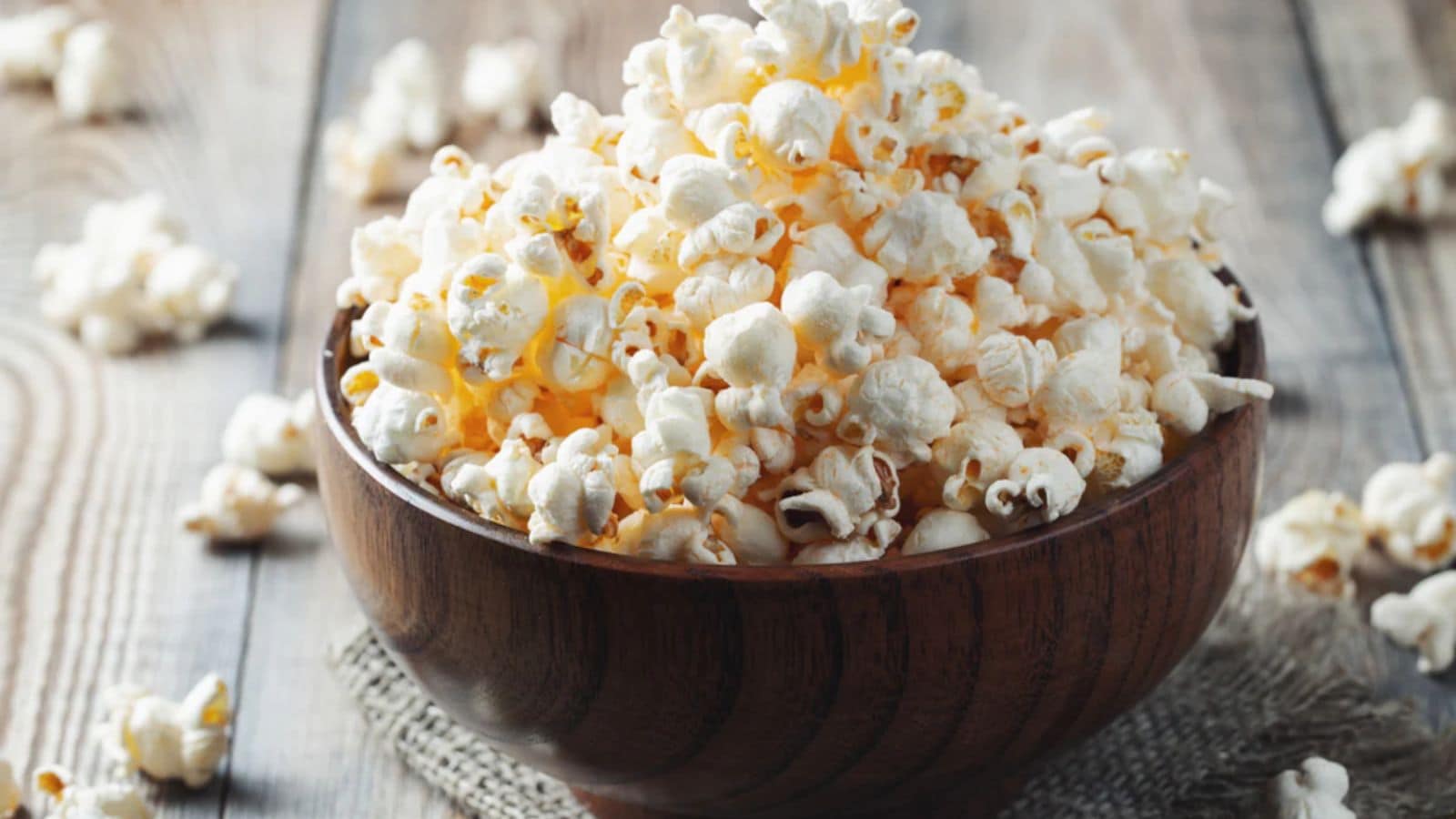 Guide to Making Popcorn From Fresh Corn at Home