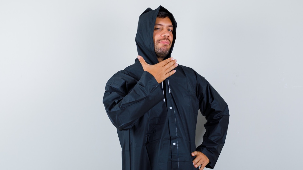 Poncho Vs Zip-Up Raincoat: Which One Works Better For Bike Rides? Poncho Vs Zip-Up Raincoat: Which One Works Better For Bike Rides?