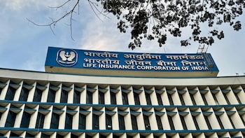LIC Surges 2.5% In A Falling Market Due To NSE IPO Connection — Details Inside