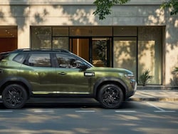 Renault Duster Automatic To Become More Affordable With New Variant: Report