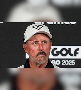 Pat Perez’s Ex-Wife Accuses Phil Mickelson Of Showing Her An Explicit Photo