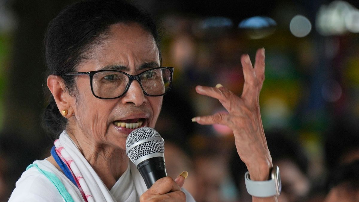बंगाल में 'शिंदे स्टाइल' बगावत के संकेत, ममता से कैसे छिन सकता है TMC का नाम और सिंबल? ये हैं नियम