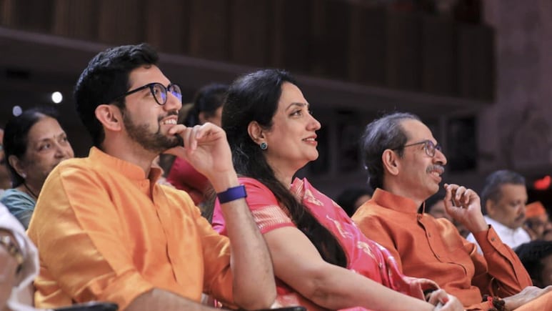 Aaditya Thackeray पक्षातील फुट रोखण्यासाठी ठाकरेंचे भावनिक कार्ड, आदित्य ठाकरेंचं बंडखोर खासदारांना मोठे आवाहन