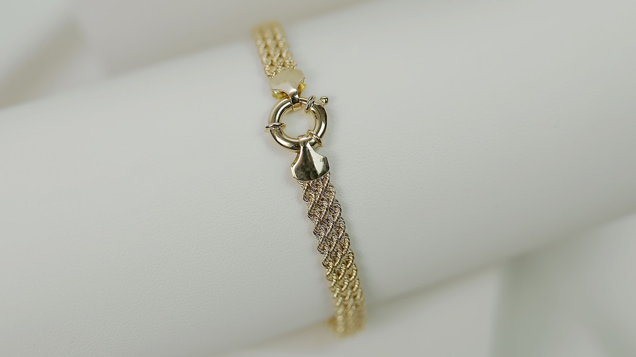 Gold-Toned vs Silver-Toned Bracelets: Which Suits Your Wardrobe Best?