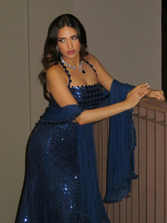 Himanshi Khurana Dazzles In Midnight Blue Sequins