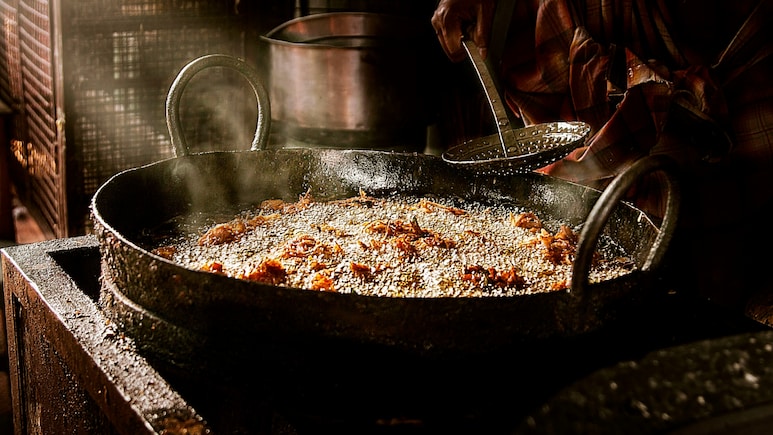 Rats, Cockroaches, Expired Food: FDA Cracks Down On Six Mumbai Eateries