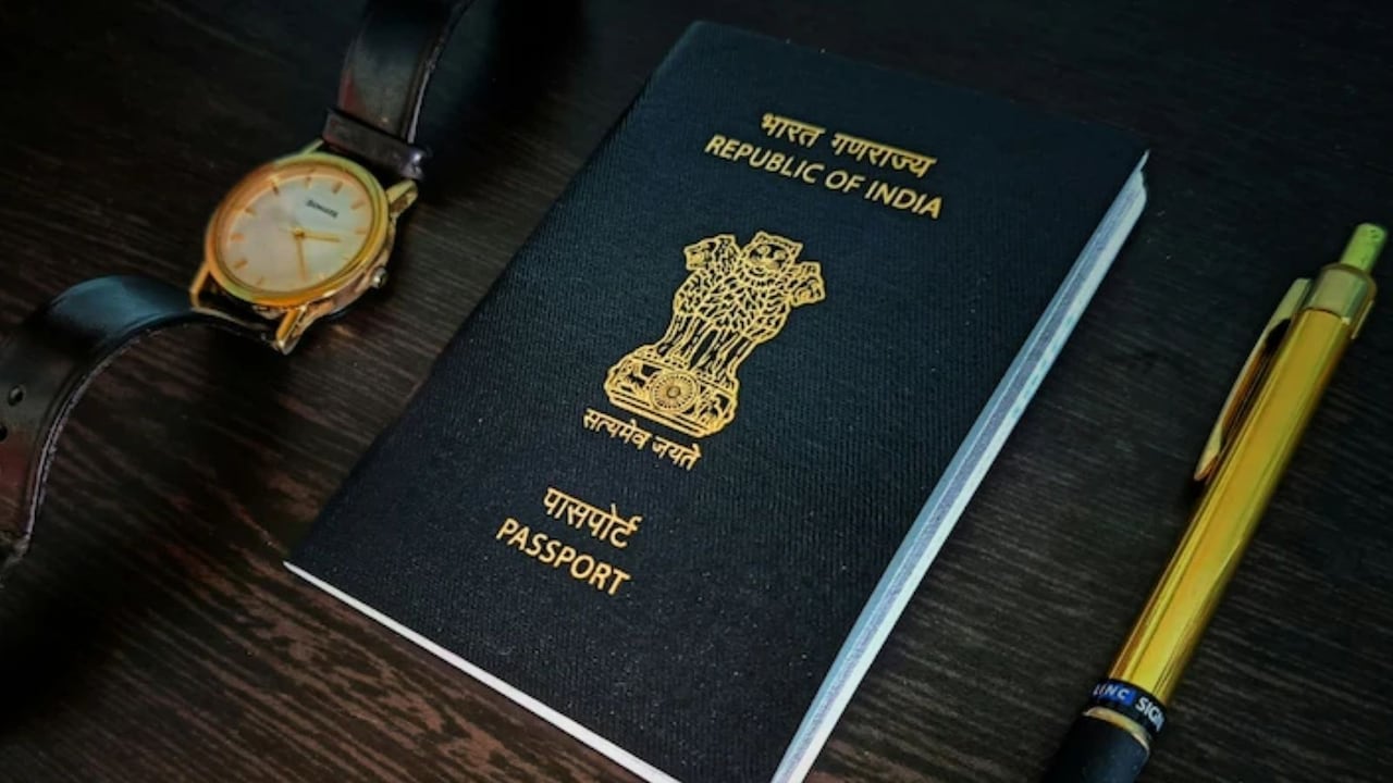 पासपोर्ट बनवाना हुआ महंगा, 1 जुलाई से लगेंगे इतने रुपये, जानिए कितनी बढ़ी फीस