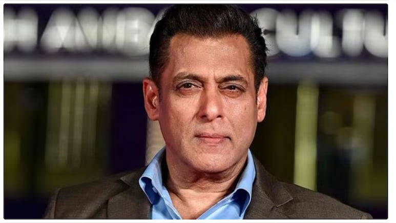 सलमान खान की रूमर्ड गर्लफ्रेंड यूलिया वंतूर की 7 तस्वीरें, 5वीं देख कहेंगे- ऐश्वर्या- कैटरीना से जरा भी नहीं कम